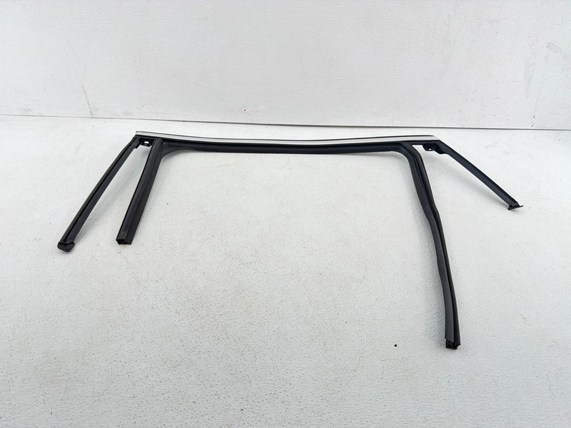2016-2025 CHEVROLET MALIBU REAR LEFT SIDE DOOR WINDOW GLASS RUN CHANNEL SEAL OEM