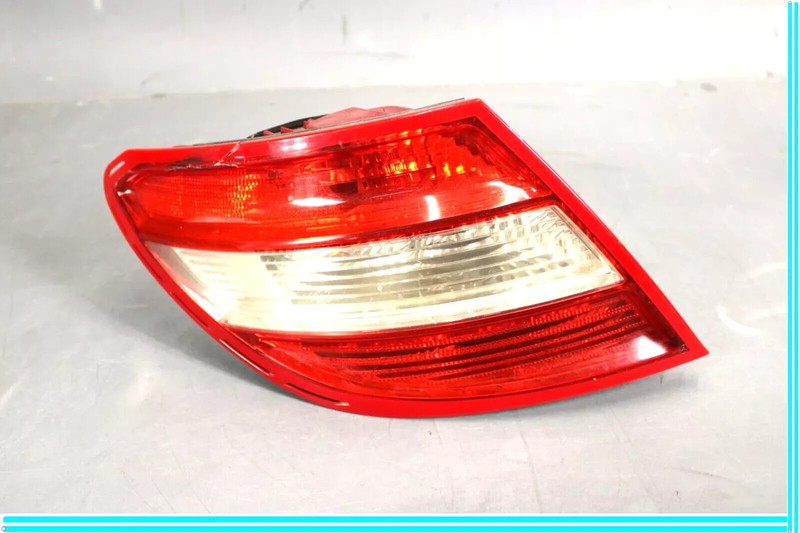 08-11 Mercedes W204 C300 C63 AMG Rear Left Side Taillight Tail Light Lamp OEM