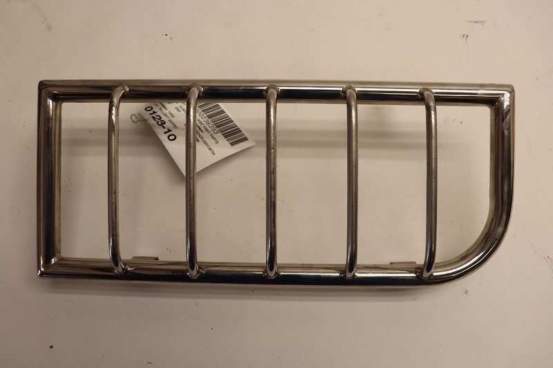 2003-2004 HUMMER H2 REAR LEFT DRIVER SIDE TAILLIGHT LAMP GUARD OEM