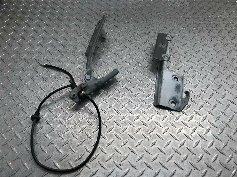 2003 CHEVROLET TRAILBLAZER HOOD HINGES PAIR OEM