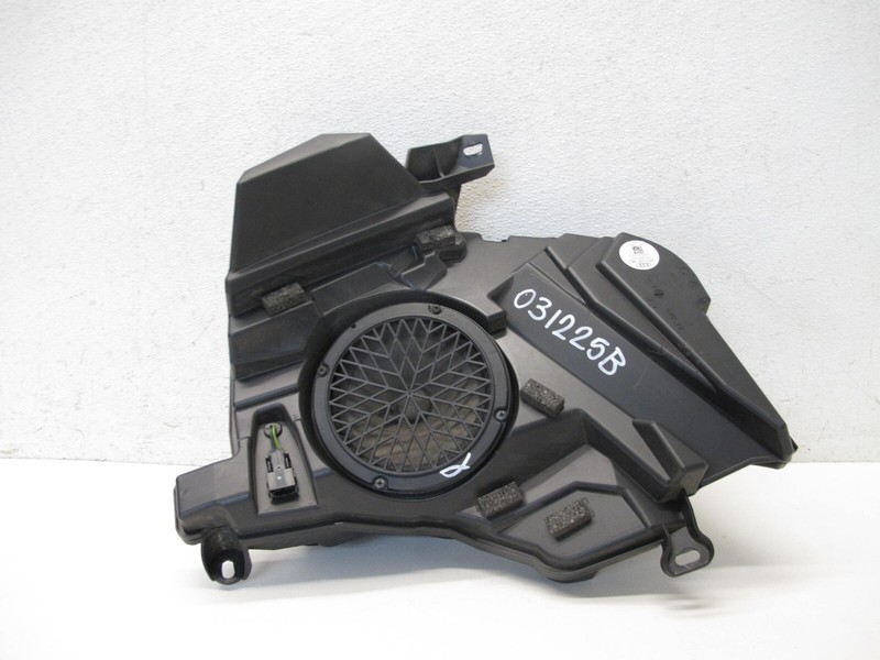 10-17 AUDI 8T A5 S5 RS5 CONVERTIBLE REAR SUB WOOFER BASS SPEAKER BOX OEM 031225B