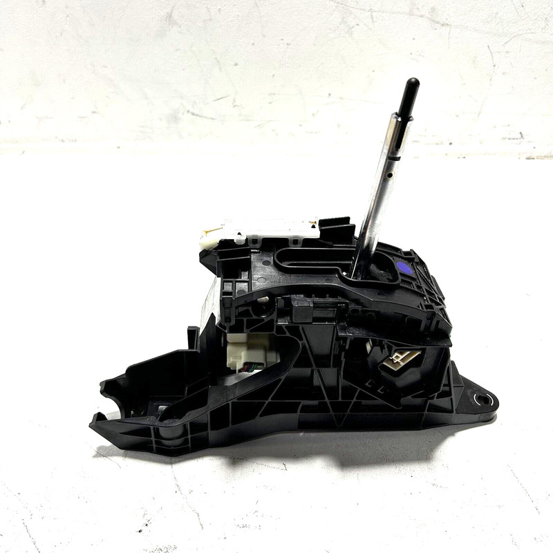 TOYOTA CAMRY 2018-2024 2.5L TRANSMISSION SHIFT SHIFTER GEAR SELECTOR LEVER OEM