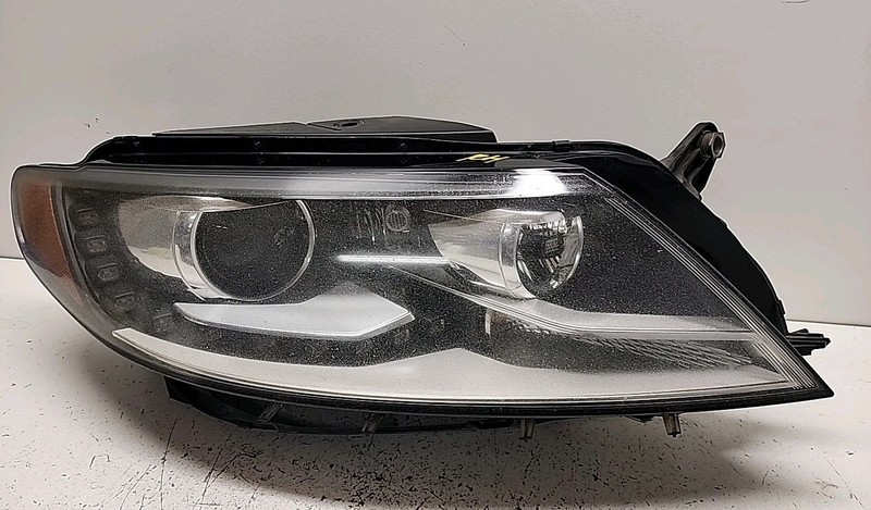 3C8941752L | 2013 - 2017 VOLKSWAGEN CC RIGHT XENON HID HEADLIGHT LED DRL AFS OEM