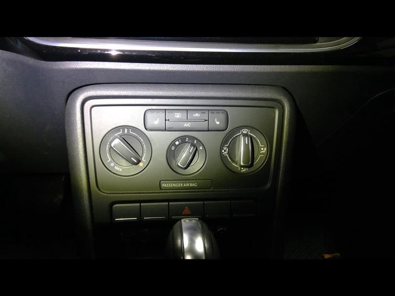Temperature Control Dual Zone Climatronic Opt 4A3 Fits 12-16 BEETLE 1240693