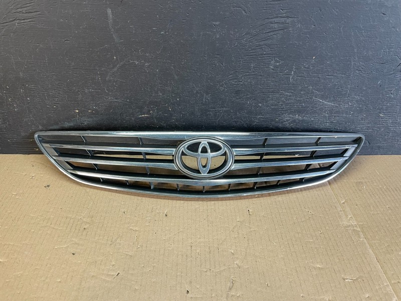 2005 to 2006 Toyota Camry Front Upper Grill Grille Oem AE3645 DG