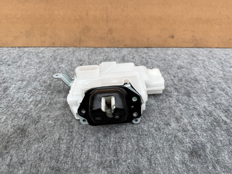 INFINITI QX56 QX80 11-21 OEM TRUNK LIFTGATE TAILGATE LATCH LOCK ACTUATOR MOTOR