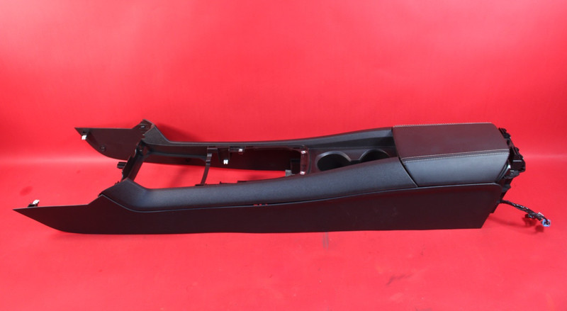 2010-2015 Camaro Center Console Assembly W/ Lid 92234030 *Used*