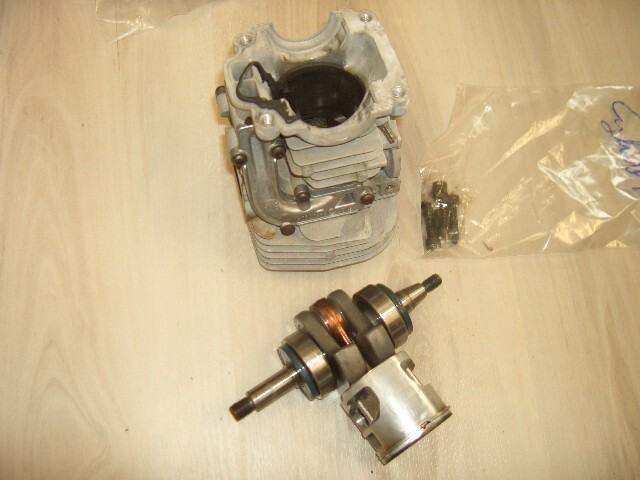 Husqvarna 455 rancher piston and cylinderchainsaw part Bin 740
