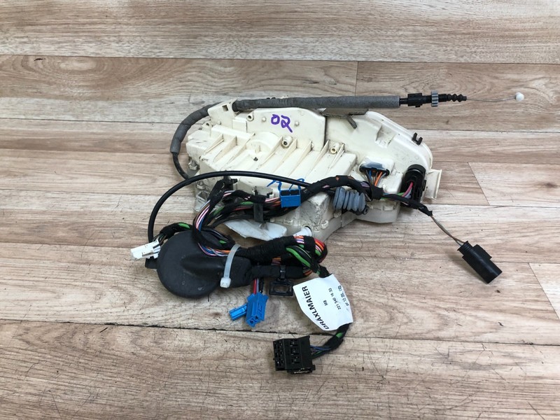 MERCEDES BENZ OEM W221 S550 S600 REAR PASSENGER SIDE DOOR ACTUATOR LATCH LOCK 2