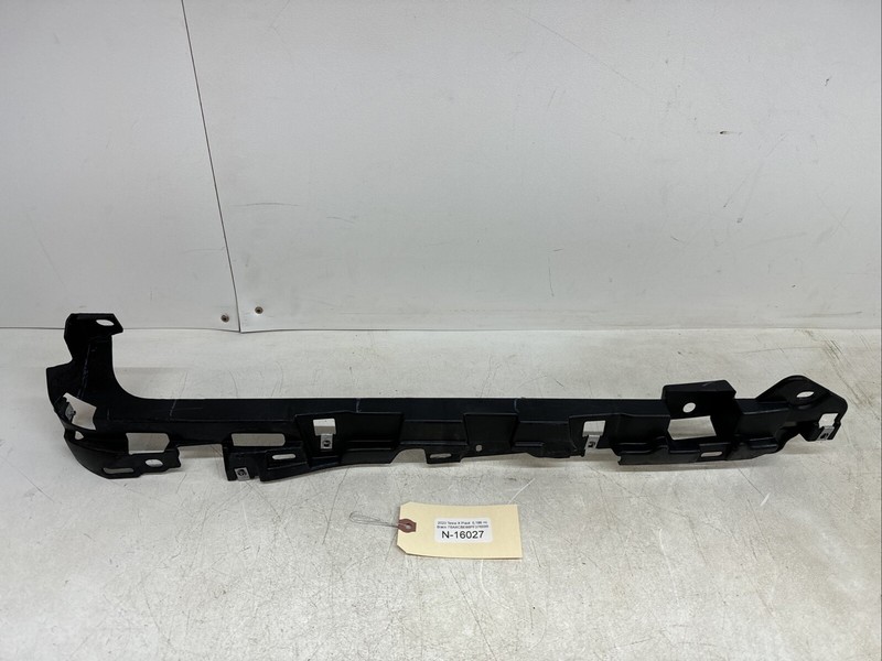 16-20 TESLA X PASSENGER SIDE TAILGATE MOUNT BRACKET RIGHT 1080709-96-C 16027 U8