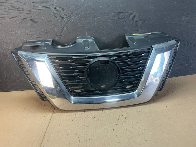 2017 2018 2019 Nissan Rogue Front Upper Chrome Grill Grille OEM AD8732DG