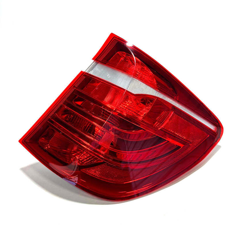 π 2011-2017 BMW X3 RH PASS OUTER HALOGEN TAIL LIGHT 7220240-13 63217220240 OEM