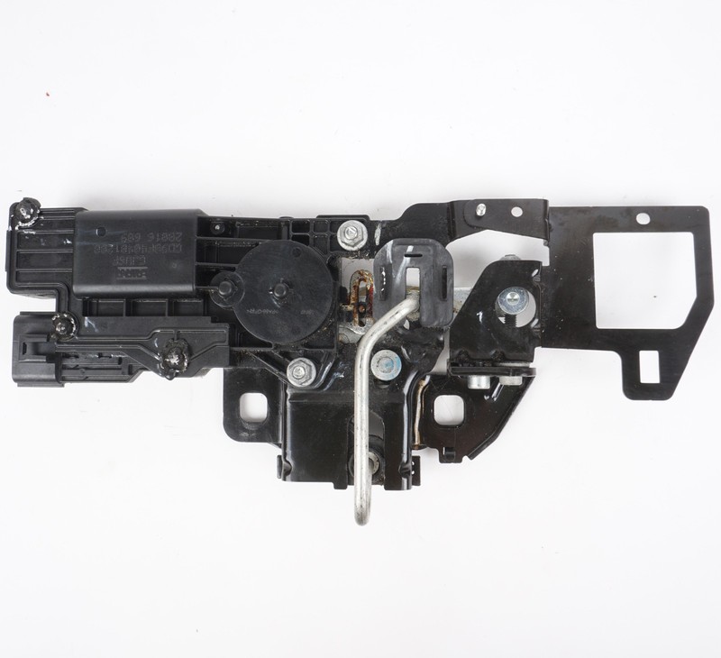 2017 - 2020 Lincoln Continental Rear Trunk Lid Lock Latch Striker Plate OEM