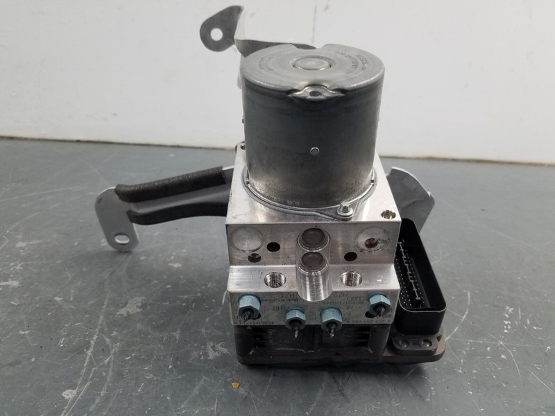 2018 Audi R8 ABS Brake Pump Module #1993 S2