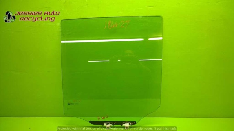 02 SATURN VUE 3.0L AT DRIVER LEFT REAR WINDOW DOOR GLASS OEM 1866-27