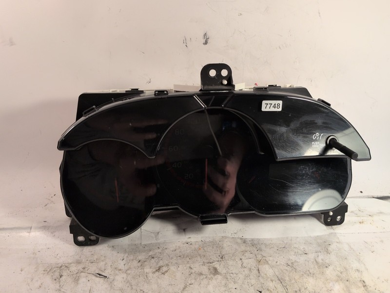 09-10 Pontiac VIBE Speedometer Cluster 167, 079 Miles OEM