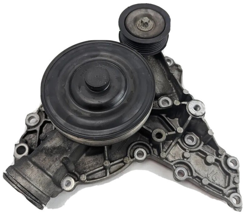 2008-2014 Mercedes W204 C300 Engine Coolant Water Pump Unit OEM