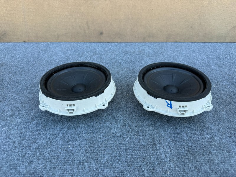 KIA STINGER 2018-2024 OEM FRONT LEFT AND RIGHT DOOR SPEAKERS ASSEMBLY (PAIR)