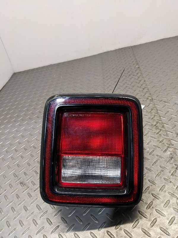 Driver Left Tail Light Incandescent Fits 18-23 WRANGLER 1148948