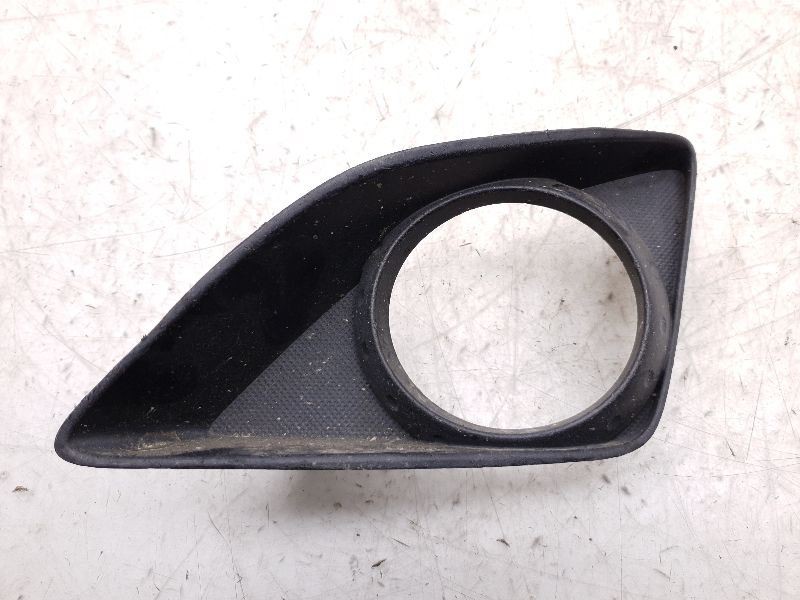 09-10 TOYOTA COROLLA S DRIVER SIDE LOWER CORNER FOG LIGHT COVER