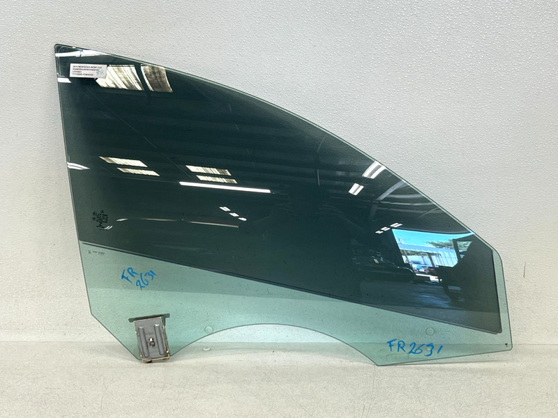 ⭐2014-2023 MERCEDES CLA250 FRONT RIGHT PASS DOOR WINDOW GLASS TINT OEM LOT2631
