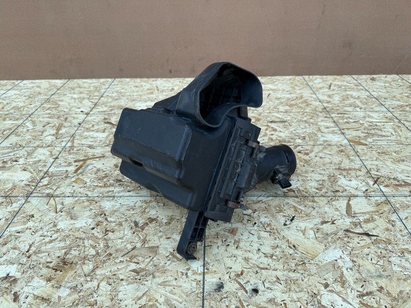 INFINITI FX50 2009-2013 OEM RIGHT PASSENGER AIR BOX CLEANER INTAKE 5.0L V8 ASSY
