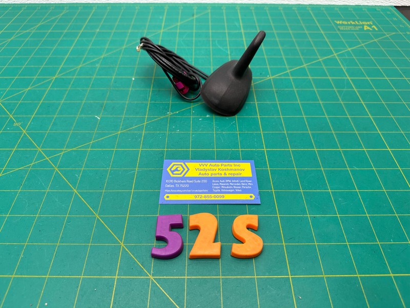 08-14 Mercedes C-class W204 ROOF SHARK FIN GPS ANTENNA black OEM