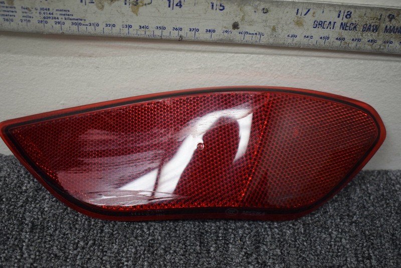 2015 PORSCHE LEFT SIDE REFLECTOR FACTORY OEM