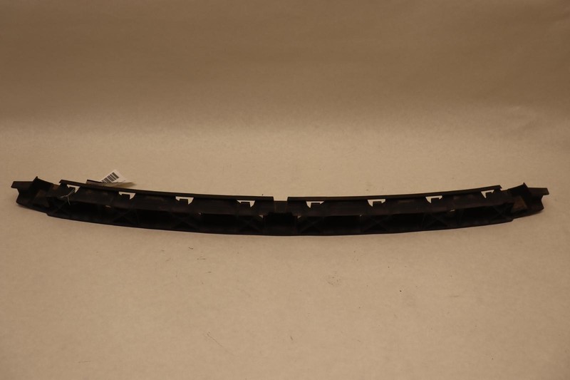 2016-2018 AUDI A6 C7 REAR CENTER GUIDE BUMPER SUPPORT BRACKET RAIL OEM