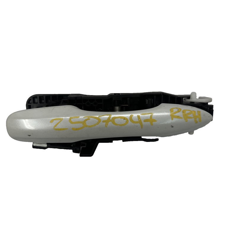 Toyota Corolla outside door handle 20 to 24 rear right side 6920312170 089 white