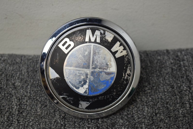 2010 BMW M6 TRUNK RELEASE LATCH EMBLEM FACTORY OEM