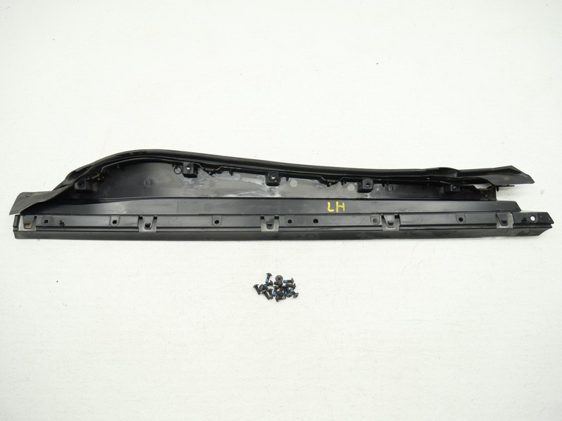 Used Right Passenger Door Lower Moulding Panel Bracket 2020-2023 Mclaren GT OEM