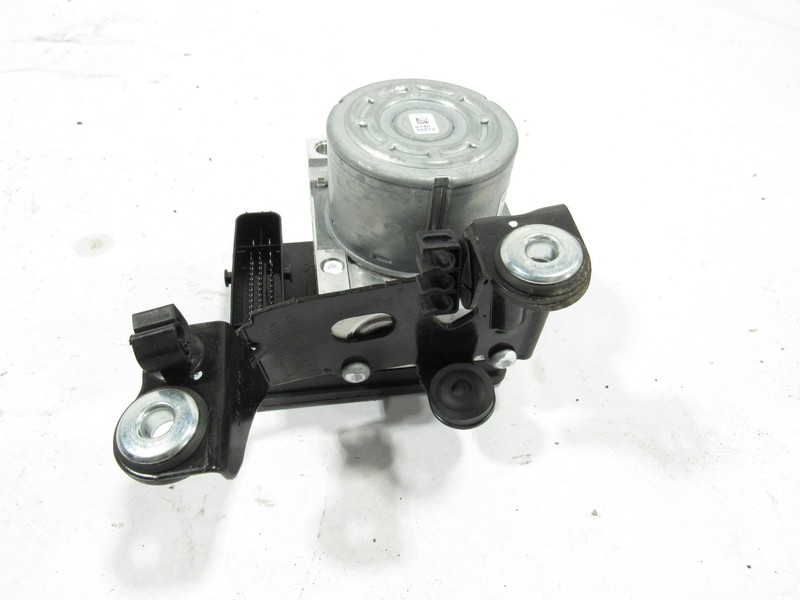 15-19 Land Rover Discovery Sport 2018 2.0L AWD Brake ABS Pump W/ Bracket |
