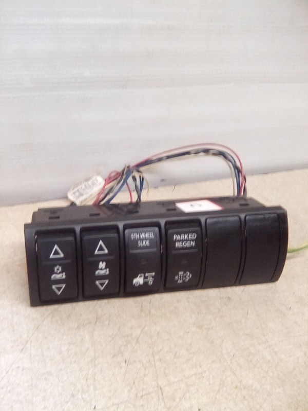 International Navistar 4057689C1 Housing Switch, Multiplexed