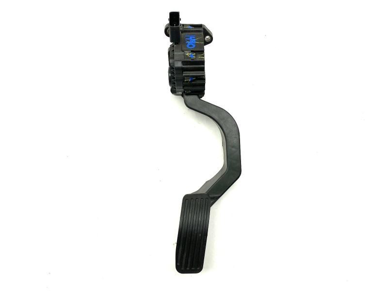 Accelerator Gas Pedal 04581697AA Fits 2015-2017 Chrysler 200 81423