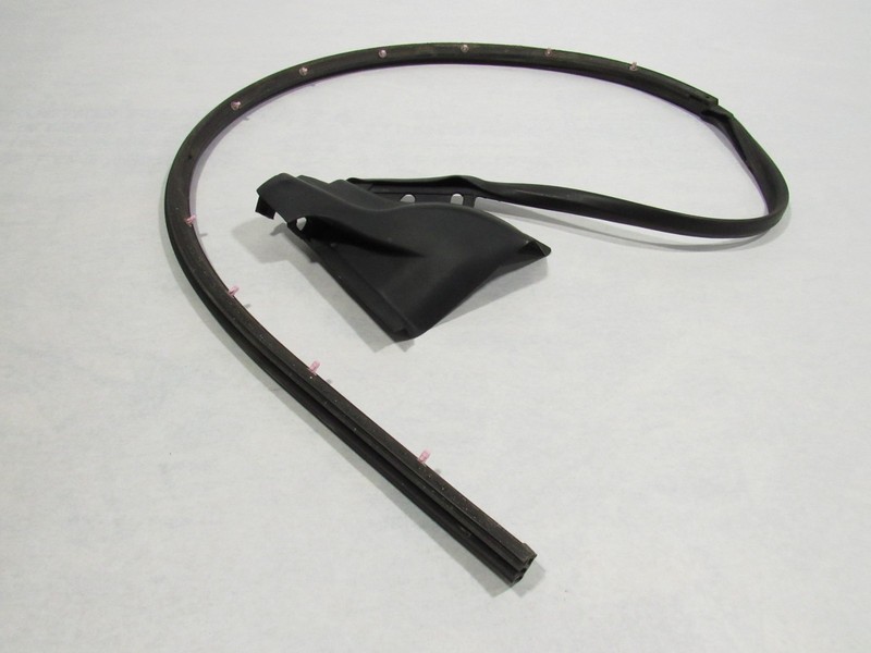 10-15 Jaguar XK XKR 2014 Front Left Driver Door Weatherstrip Rubber Seal ;:O