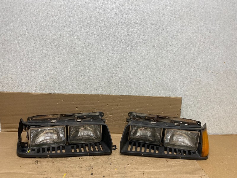 1984 1985 Honda Accord Left+Right Set Headlights + Bezel Oem O3698 DG