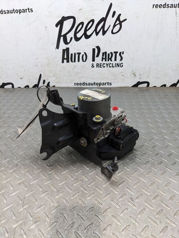 Anti-Lock Brake Part Assembly 6 Cylinder FWD Fits 13-14 PATHFINDER 1116996