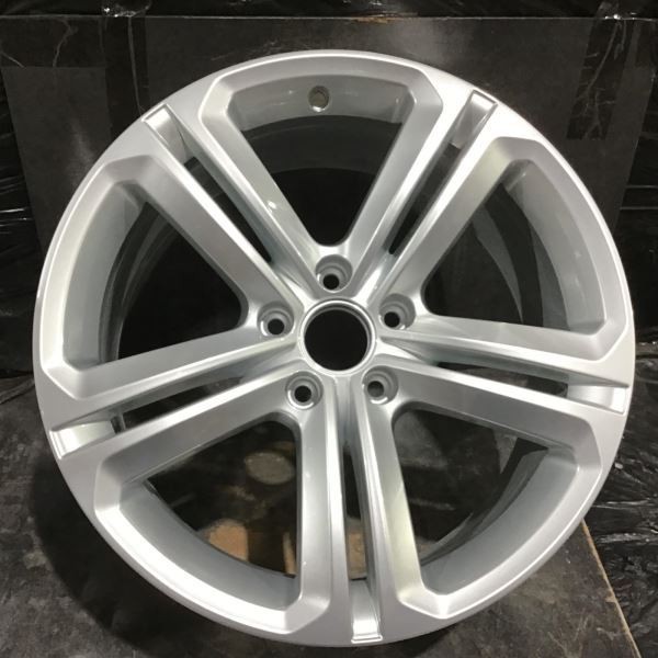2012-2017 Volkswagen CC 69924 Wheel 18x8 Rim Hyper Silver 1K8601025E88Z