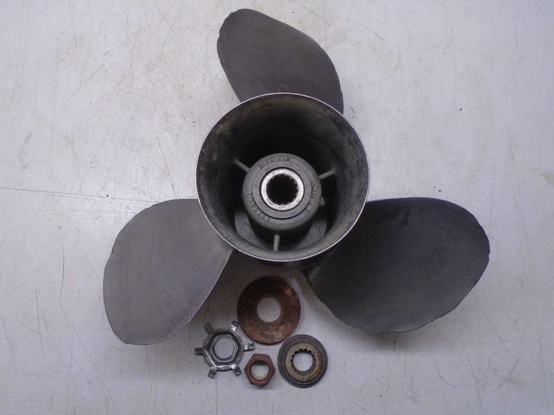 K2 033005-1 Michigan Wheel Stainless Steel Propeller 13 3/4" X 21P Mercury