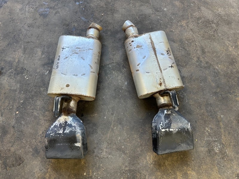 95-96 Chevy Corvette C4 EXHAUST MUFFLER LEFT & RIGHT SET
