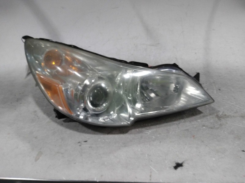 2010 Subaru Legacy Right Headlight Assembly Green Cloudy Lens 149975