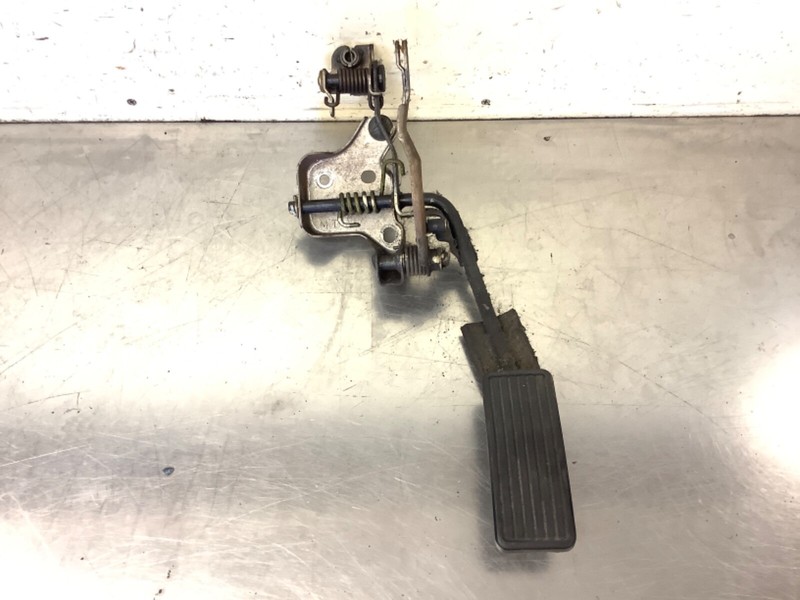 88 1988 Prelude Si MT 5sp Accelerator Pedal Bracket Assembly Used OEM