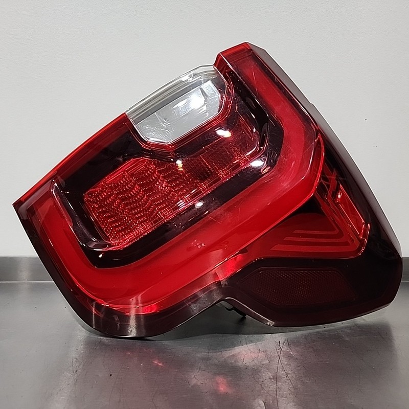 84863045 | 20 - 23 2020 GMC Acadia Denali LED Outer Tail Light Right Passenger