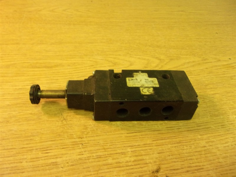 Parker B516ADH53C Pneumatic Air Valve *FREE SHIPPING*
