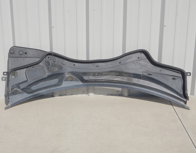 14-21 Maserati Quattro Ghibli Front Windshield Cowl Molding Cover Trim OEM
