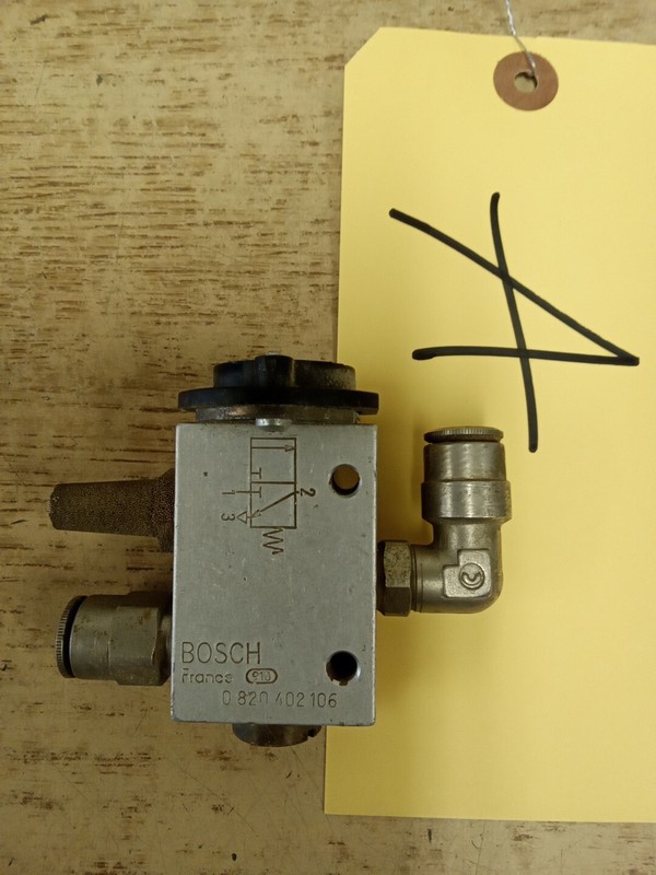 BOSCH 0 820 402 106 Valve Lever 918 (A)