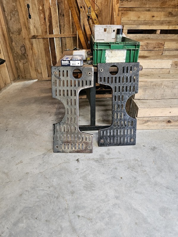 Chevrolet C6500 Fuel Tank Steps