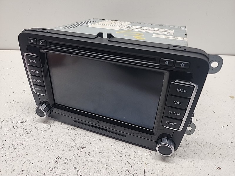 3C8035684E | 12-16 VW BEETLE PASSAT JETTA TIGUAN AM FM CD NAVIGATION DISPLAY OEM
