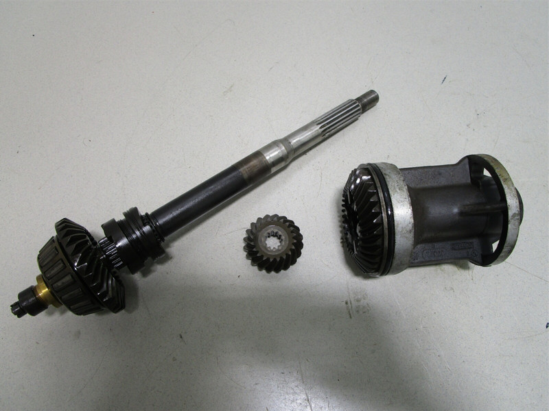 43-96084A4 Mercruiser Alpha One Gen I Lower Unit Gears Prop Drive Shaft Assembly